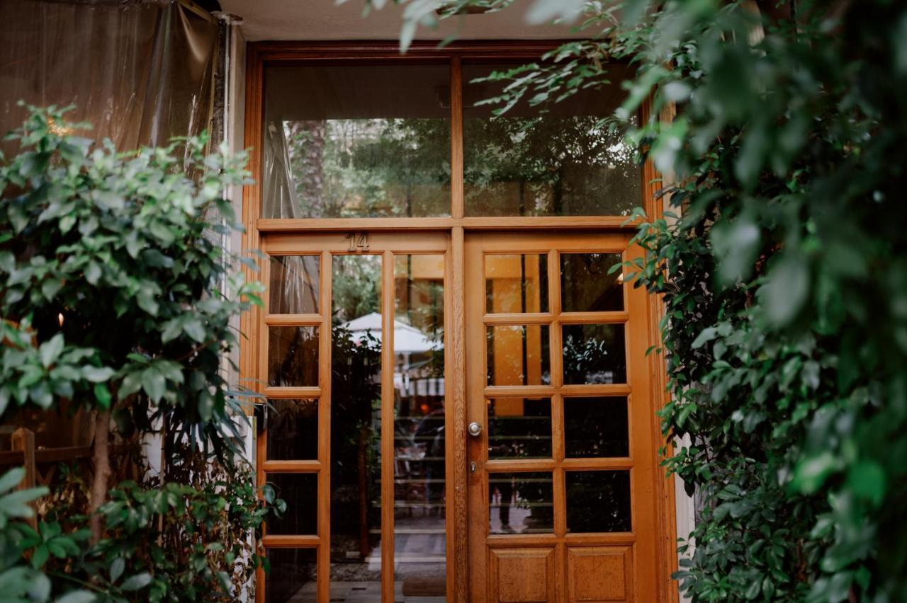 Elpidas Apartment *